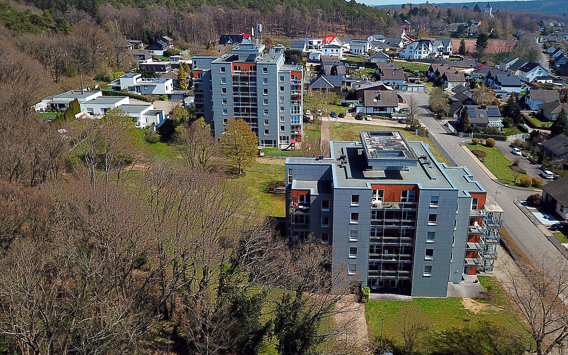 Blick von oben auf den Haupteingang im Schmidtenloch 32